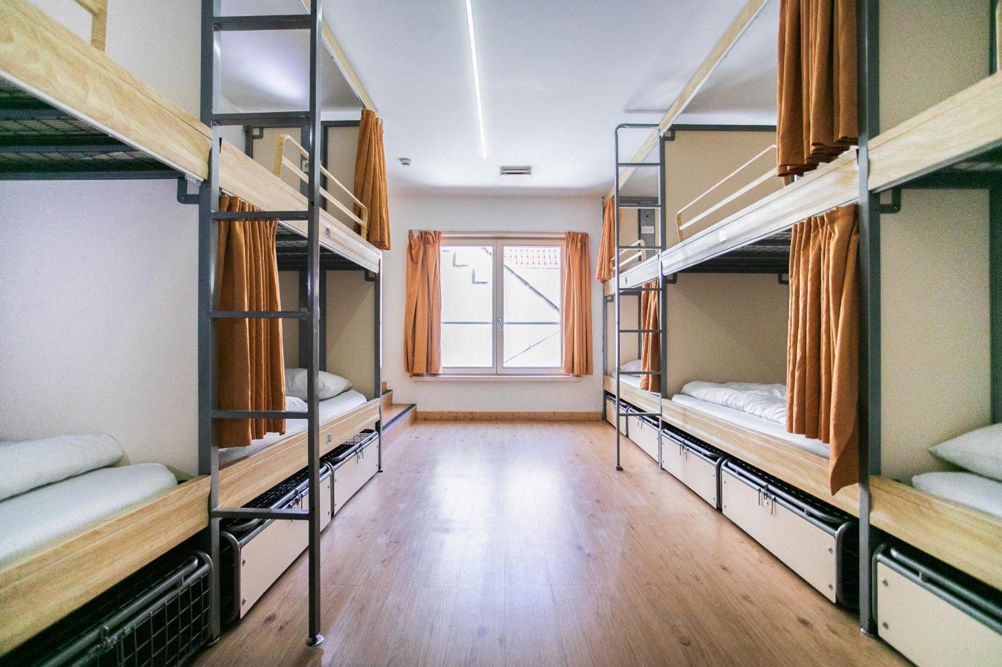 St Christopher'S Inn Hostel At The Bauhaus Brugge Eksteriør bilde
