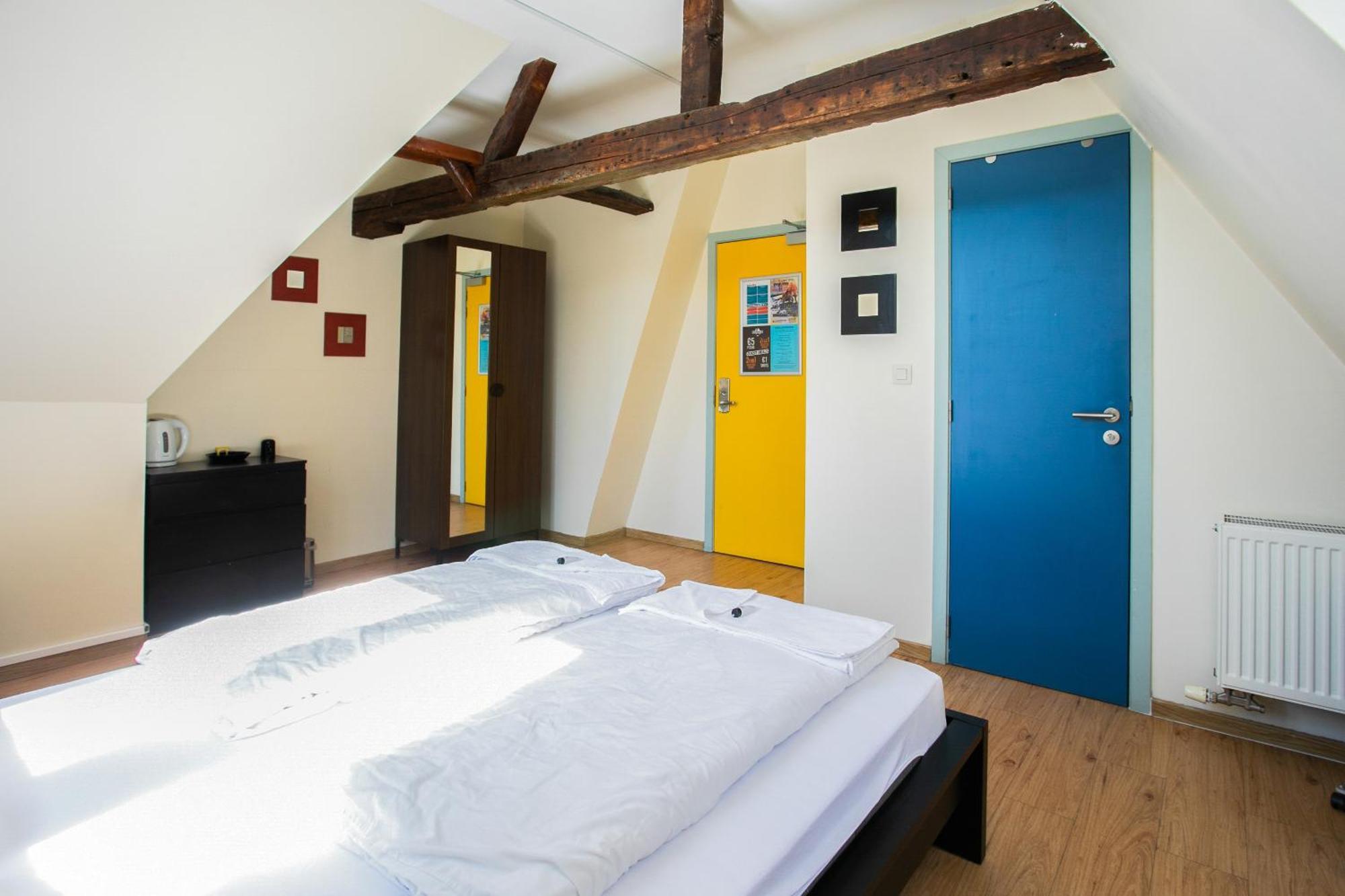 St Christopher'S Inn Hostel At The Bauhaus Brugge Rom bilde